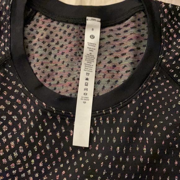 Lululemon swiftly tech short sleeve 2.0 - Picture 3 of 5